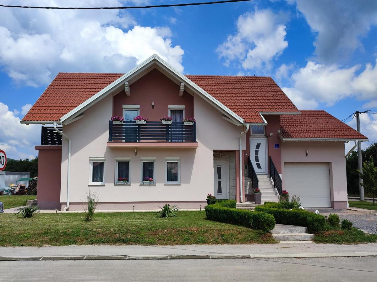 Apartman Swans Otočac Exterior foto