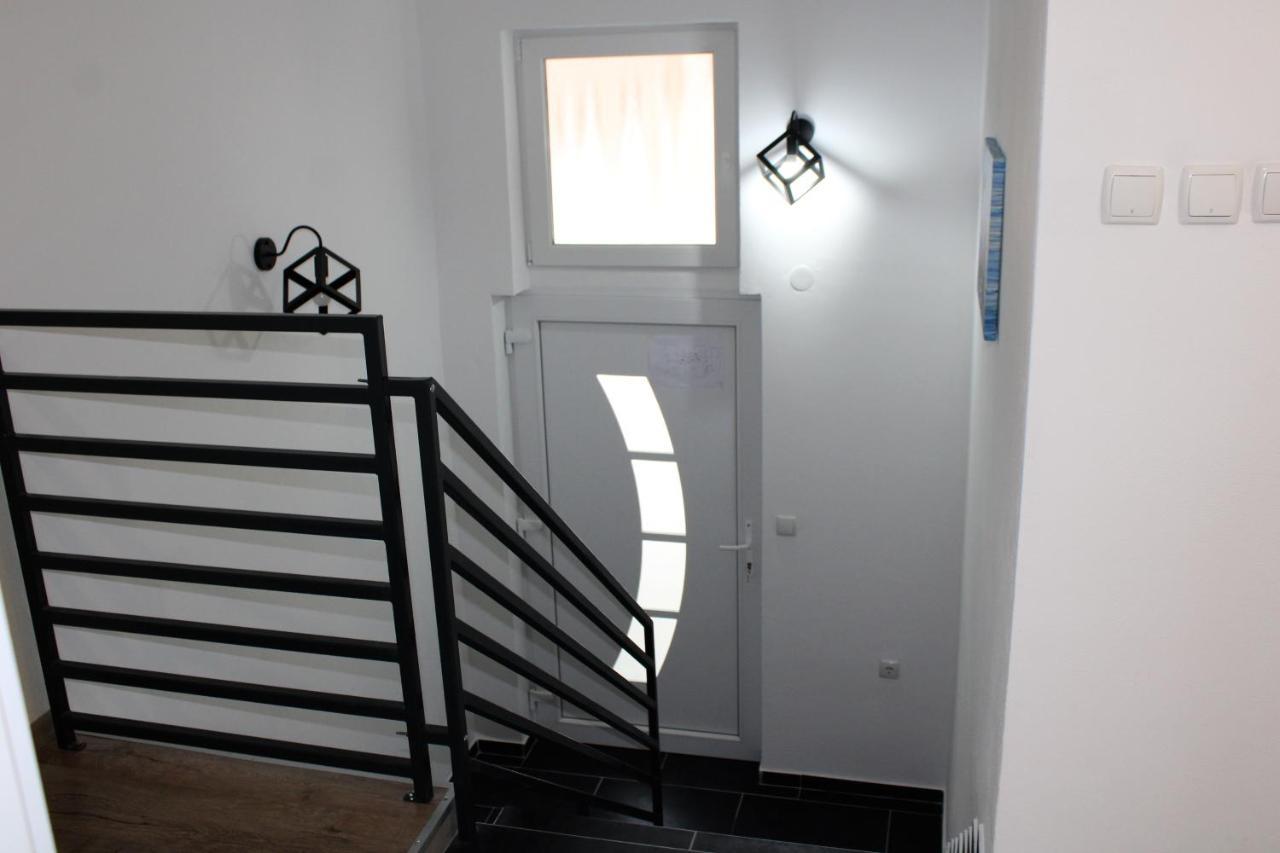 Apartman Swans Otočac Exterior foto