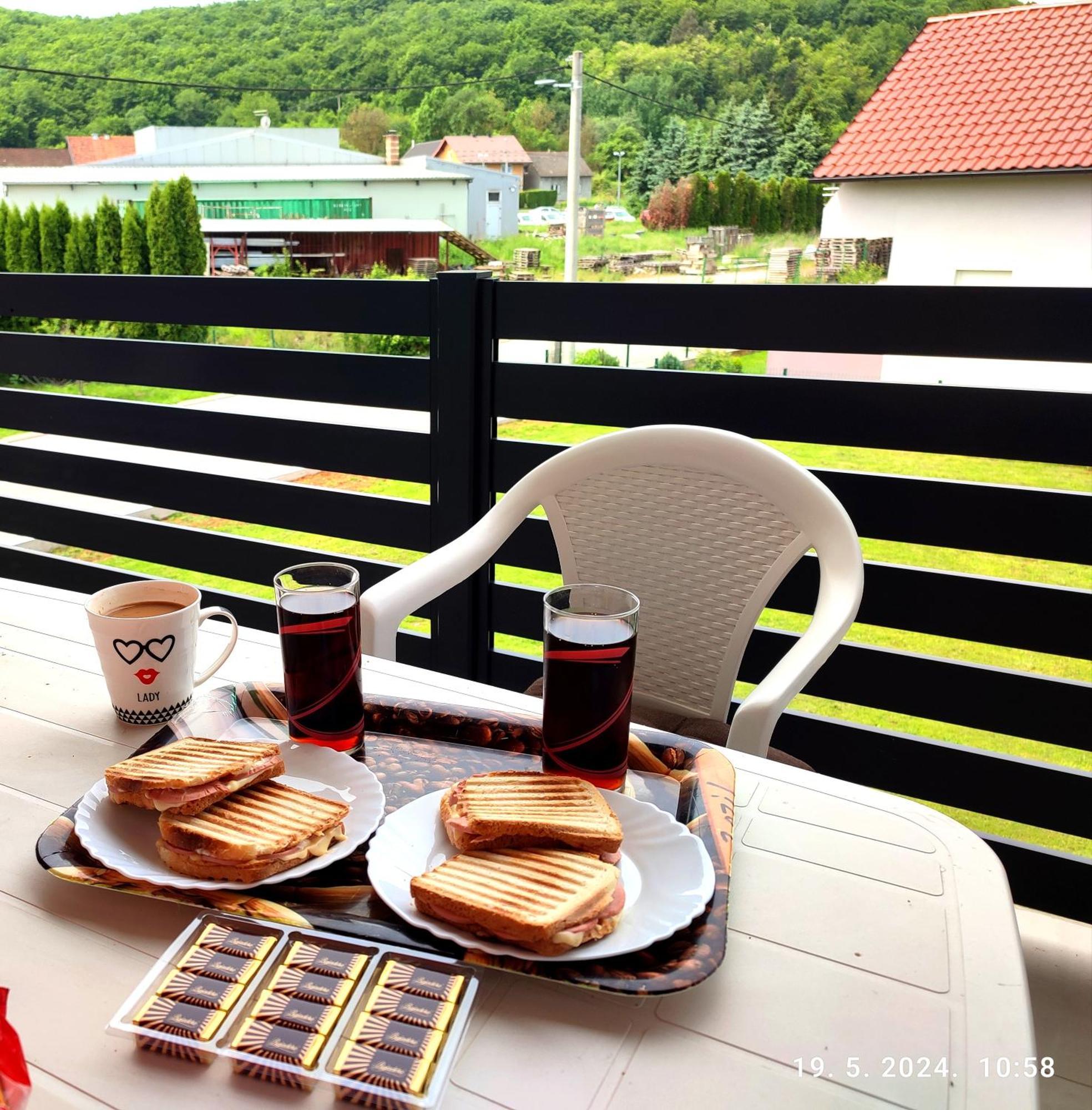 Apartman Swans Otočac Exterior foto